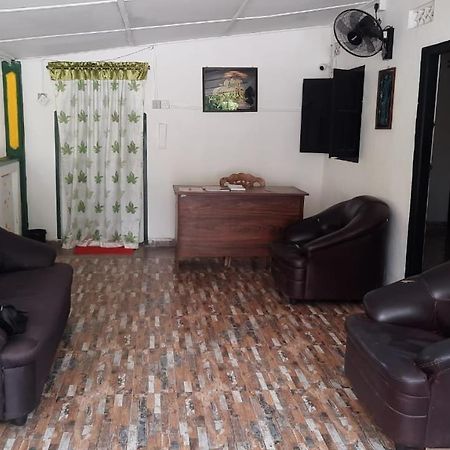 Kanthi Guest Inn Trincomalee Eksteriør bilde